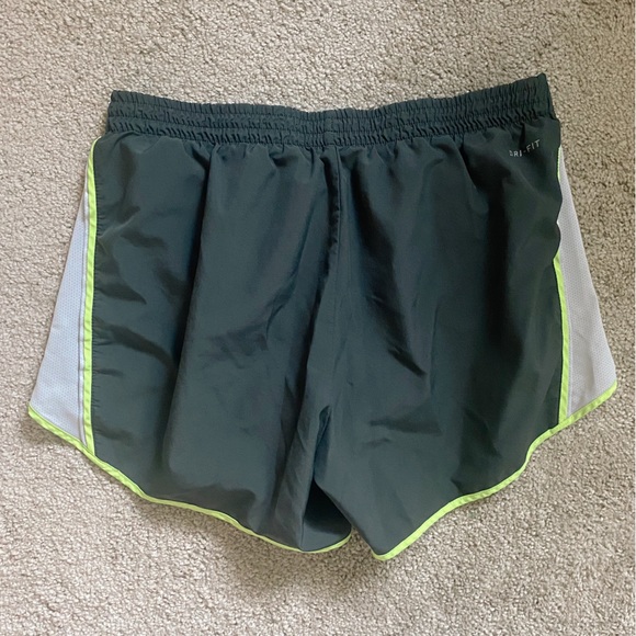 Nike Dri-fit shorts - size L - Picture 2 of 3